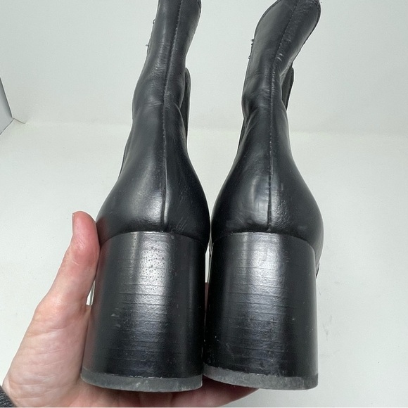 Paola Ferri Black Leather Ankle Boots – Size 10, Pull-On with Elastic Sides - Picture 6 of 10